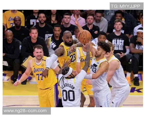 美记分析詹姆斯与东契奇重叠功能浓眉小里搭档更为合适