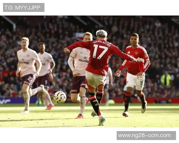 曼联在12月份英超赛场表现不佳近14场比赛输掉9场引发关注