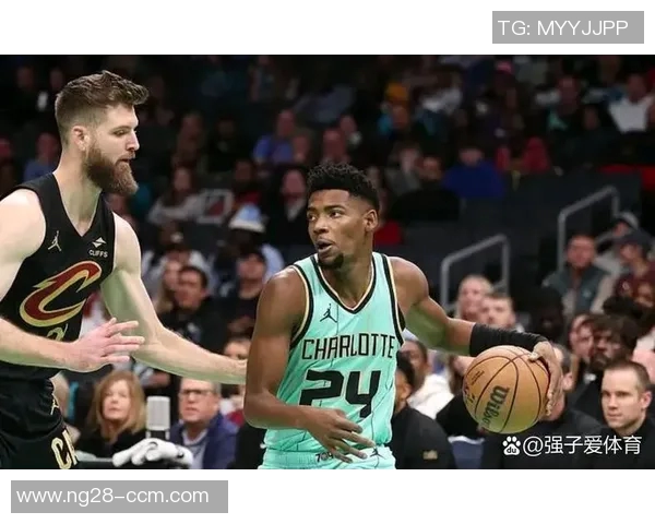 双塔联手展现统治力小莫布里与阿伦合砍32分21篮板8助攻助球队取胜