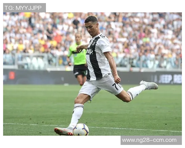 C罗全场表现亮眼7次射门收获2球并贡献高评分86